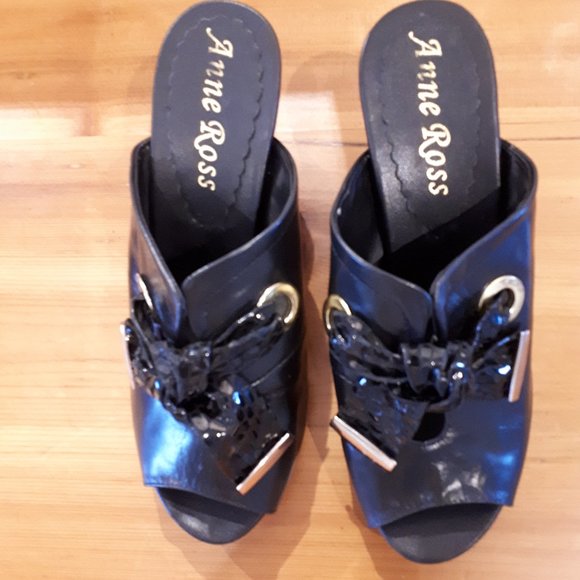 Anne Ross Wedges - Black with Golden Studs - Size 7 1/2 NWOT - Picture 2 of 5